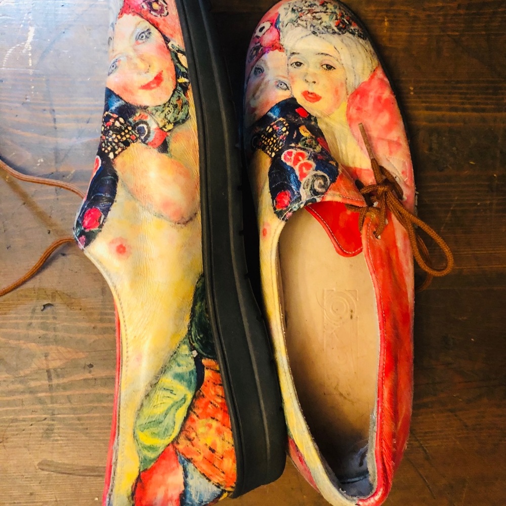 Gustav Klimt inspired shoes.